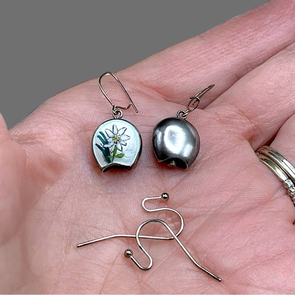 🌺Vintage Sterling & Enamel Bell Earrings - Picture 10 of 13